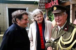 Haulerwijk beleeft top 5 mei viering