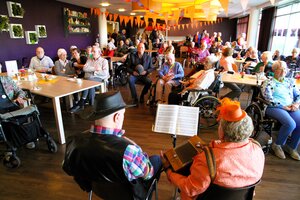 Haulerwijk beleeft top 5 mei viering