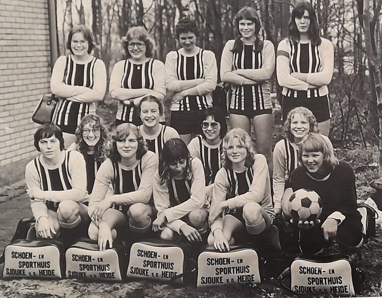 50 jaar vrouwenvoetbal in Haulerwijk